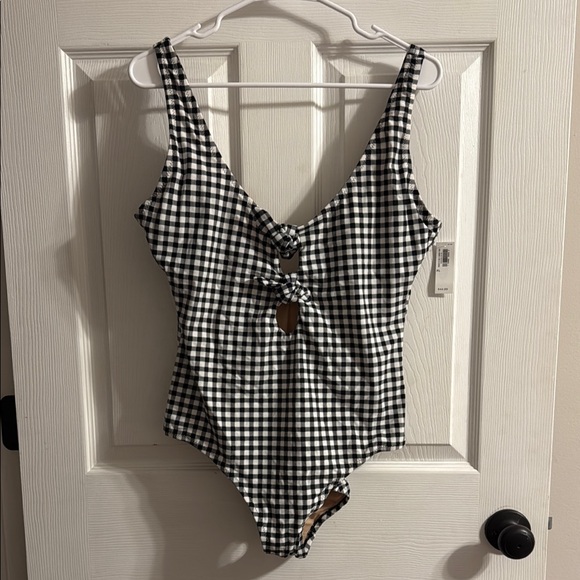 Old Navy Other - NWT Old Navy Black and White One Piece Swimsuit